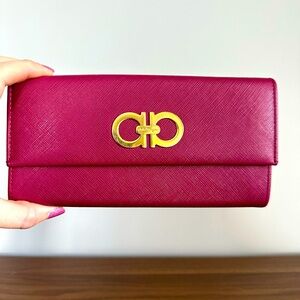 Authentic Salvatore Ferragamo Excellent Condition magenta Wallet